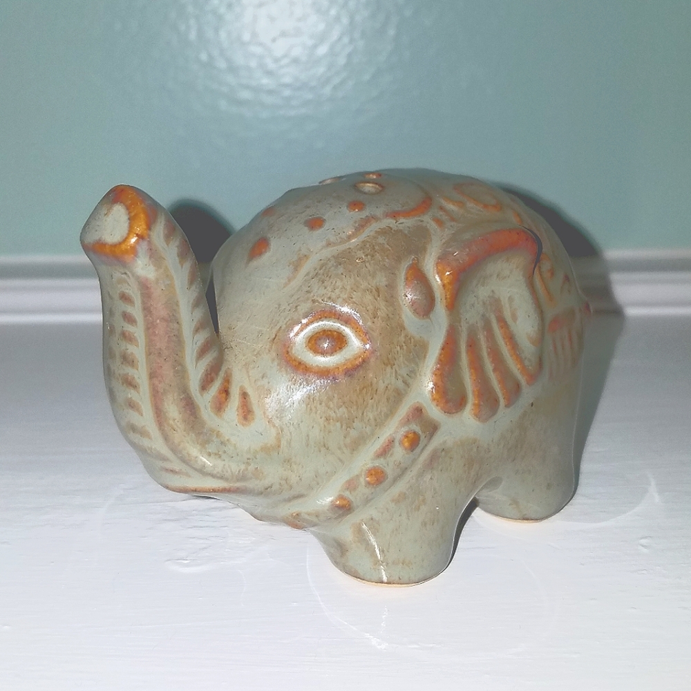 Elephant Salt & Pepper Shakers